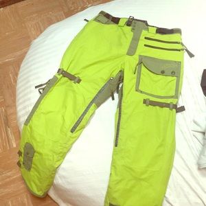 Grenade DKG Slime green snowboarding pants